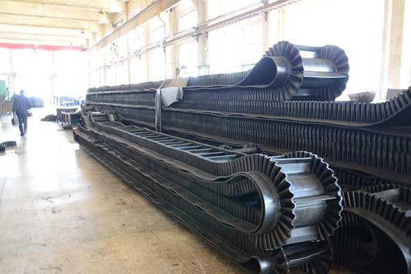 大傾角輸送帶1 大傾角輸送帶1